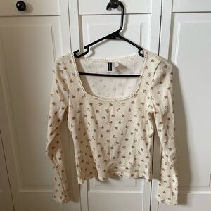H&M Cream Ribbed Long Sleeve Scoop Neck Top with Rose Print